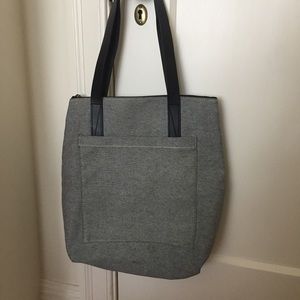 Everlane Pocket Tote in Reverse Denim